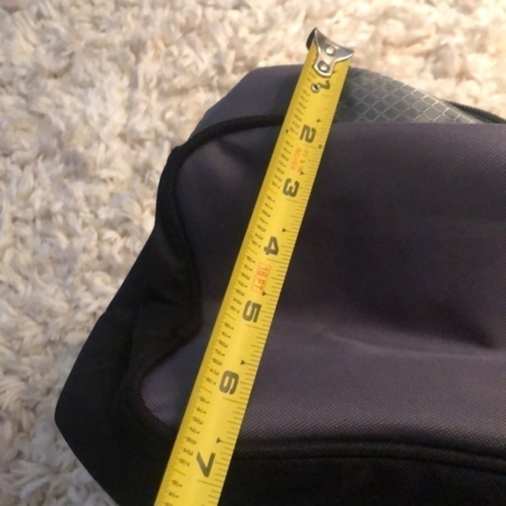 LUNCHPACK | New Leeds Insulated Zip Close Lunch-bag, Speakers, Adjustable Strap - Picture 14 of 14